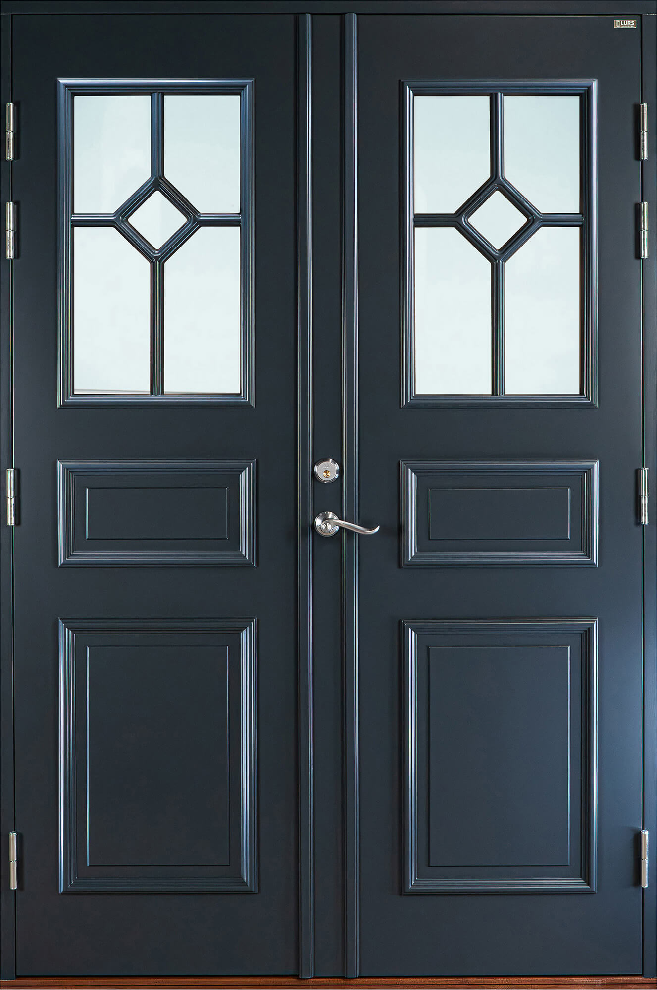 Björklinge-Par-mörkgrå-herrgård